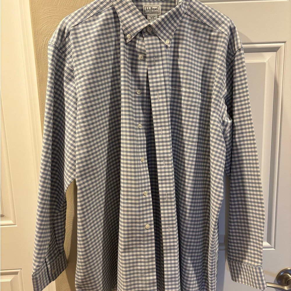 L.L. Bean Men's Blue and White Plaid Shirt Wrinkle-free fabric